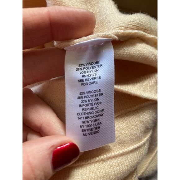 Tahari Off White Short Sleeve Sweater, Size L - Picture 6 of 7